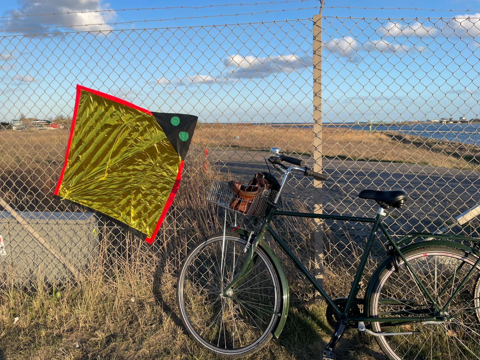 Cykel og drage på Prøvestenen på Amager
